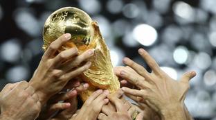 卡塔尔世界杯冠军奖杯图片