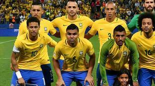 现在巴西足球队10号是谁