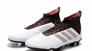 adidas足球鞋